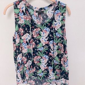 Sleeveless blouse